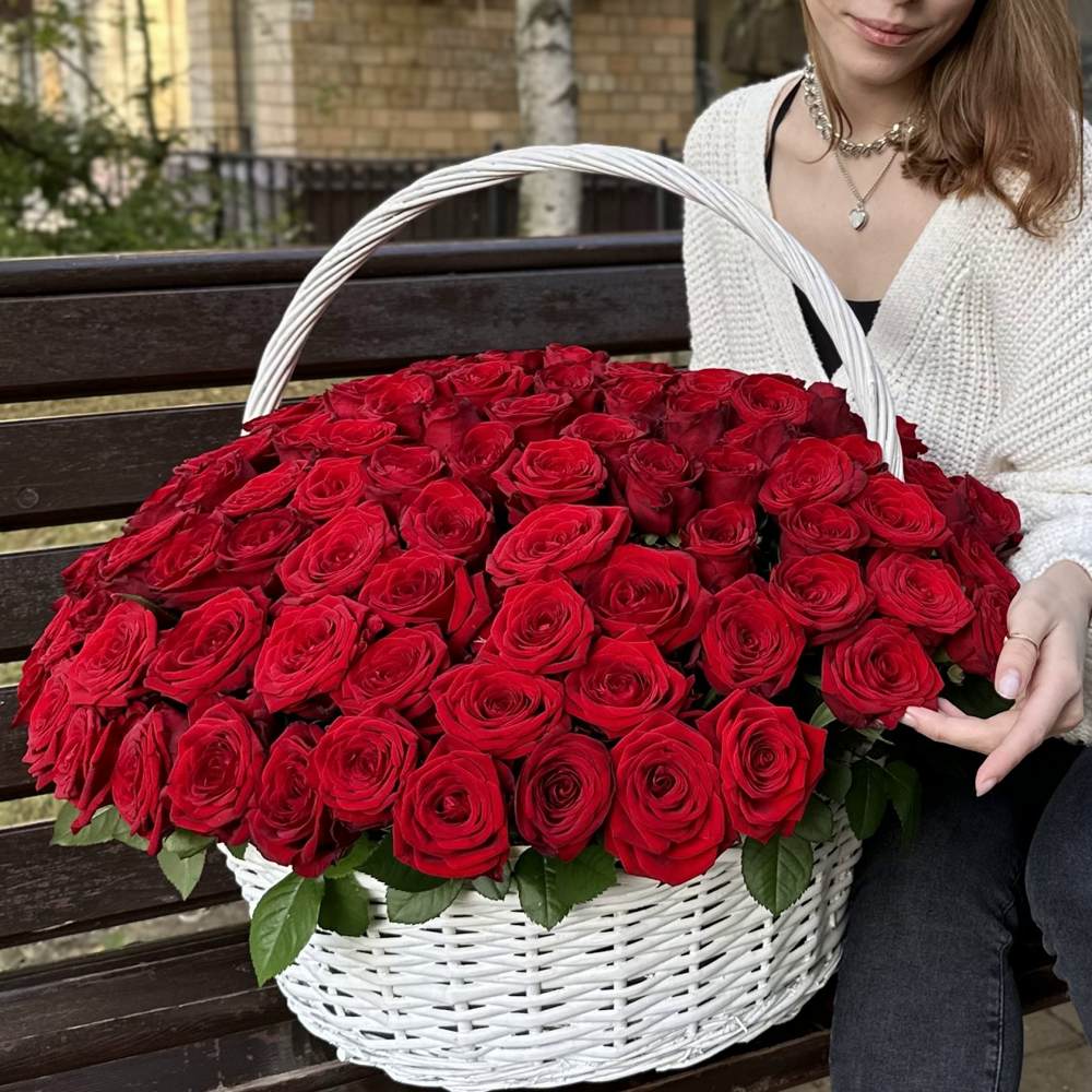 Корзина из 151 красной розы