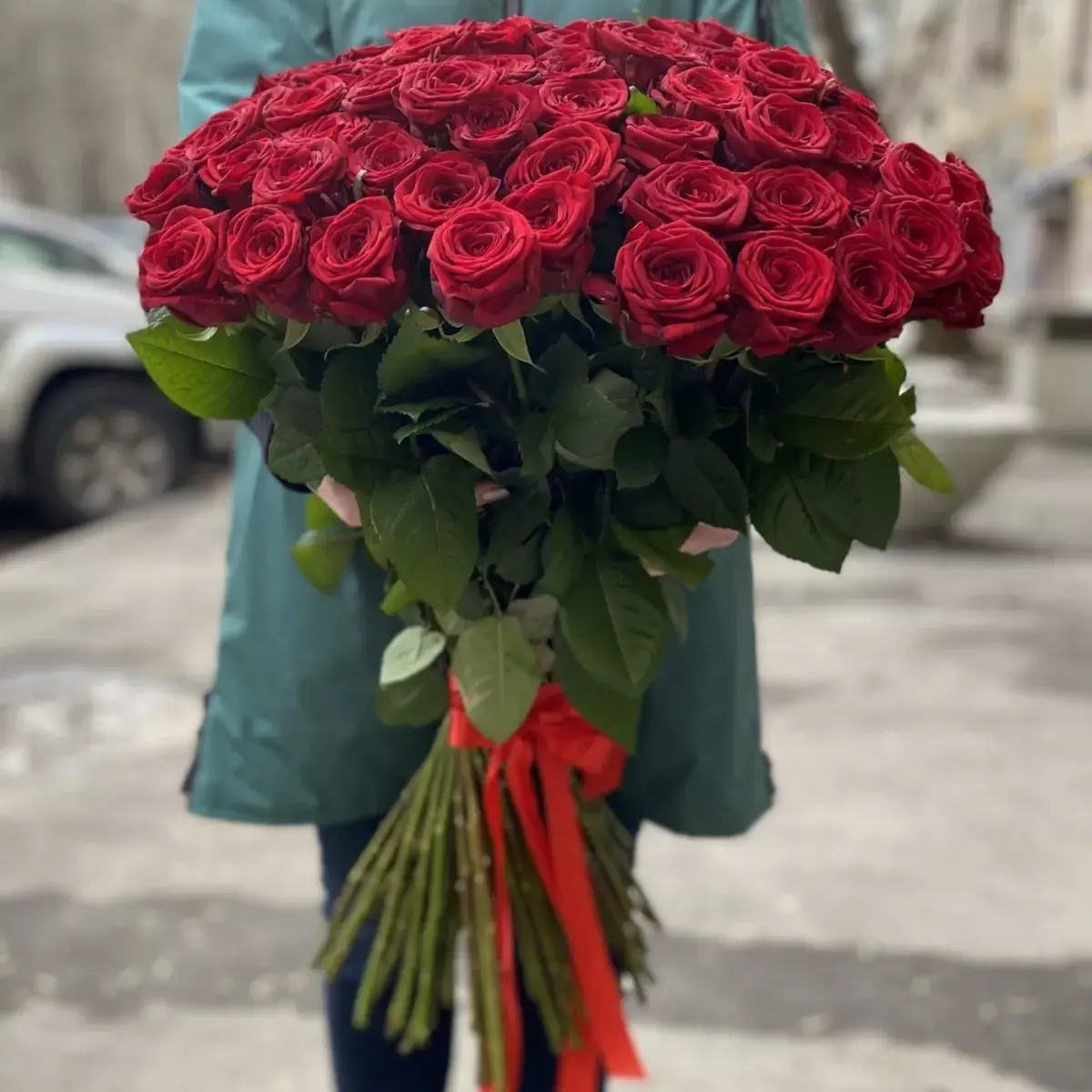 101 красная роза Premium 70 см.