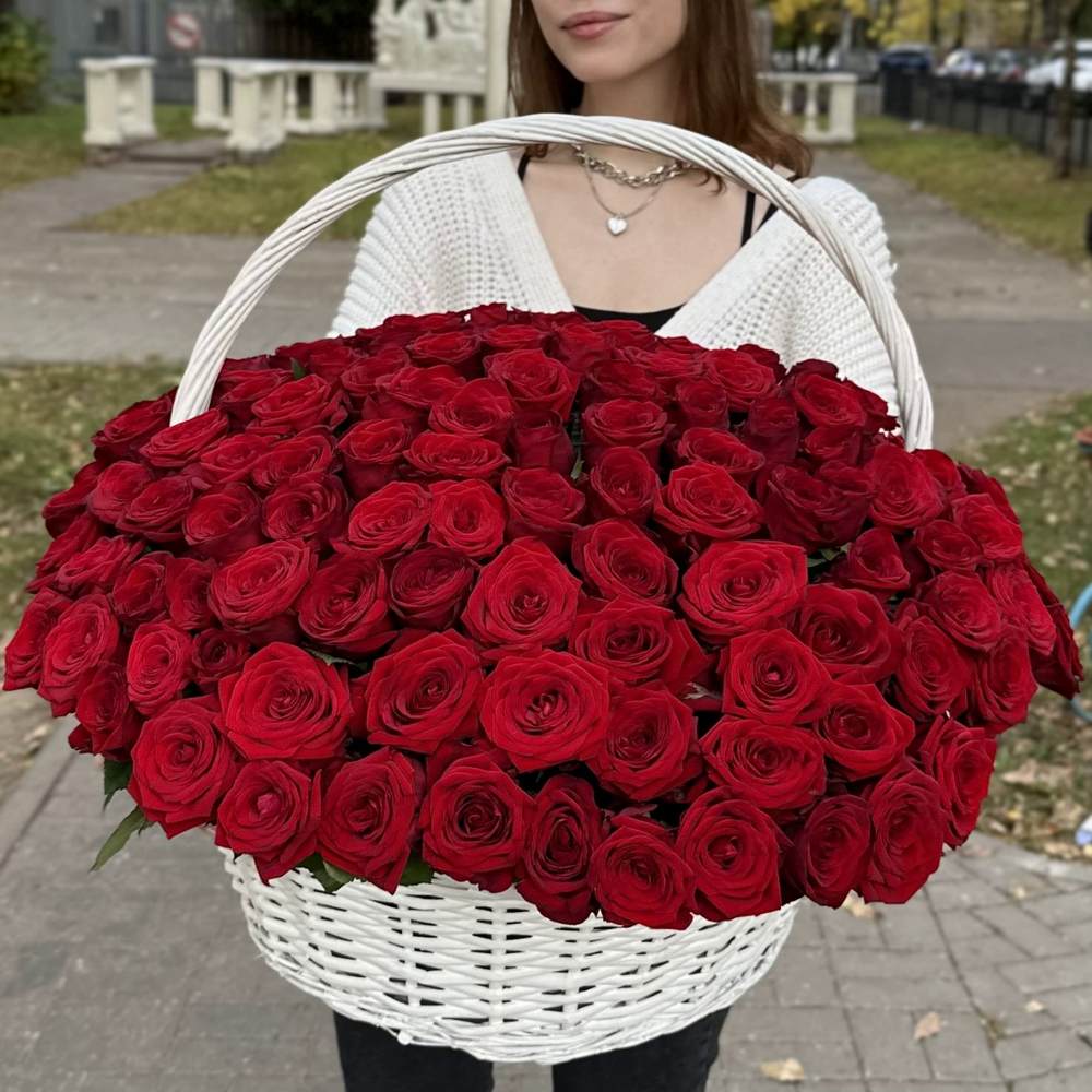 Корзина из 151 красной розы